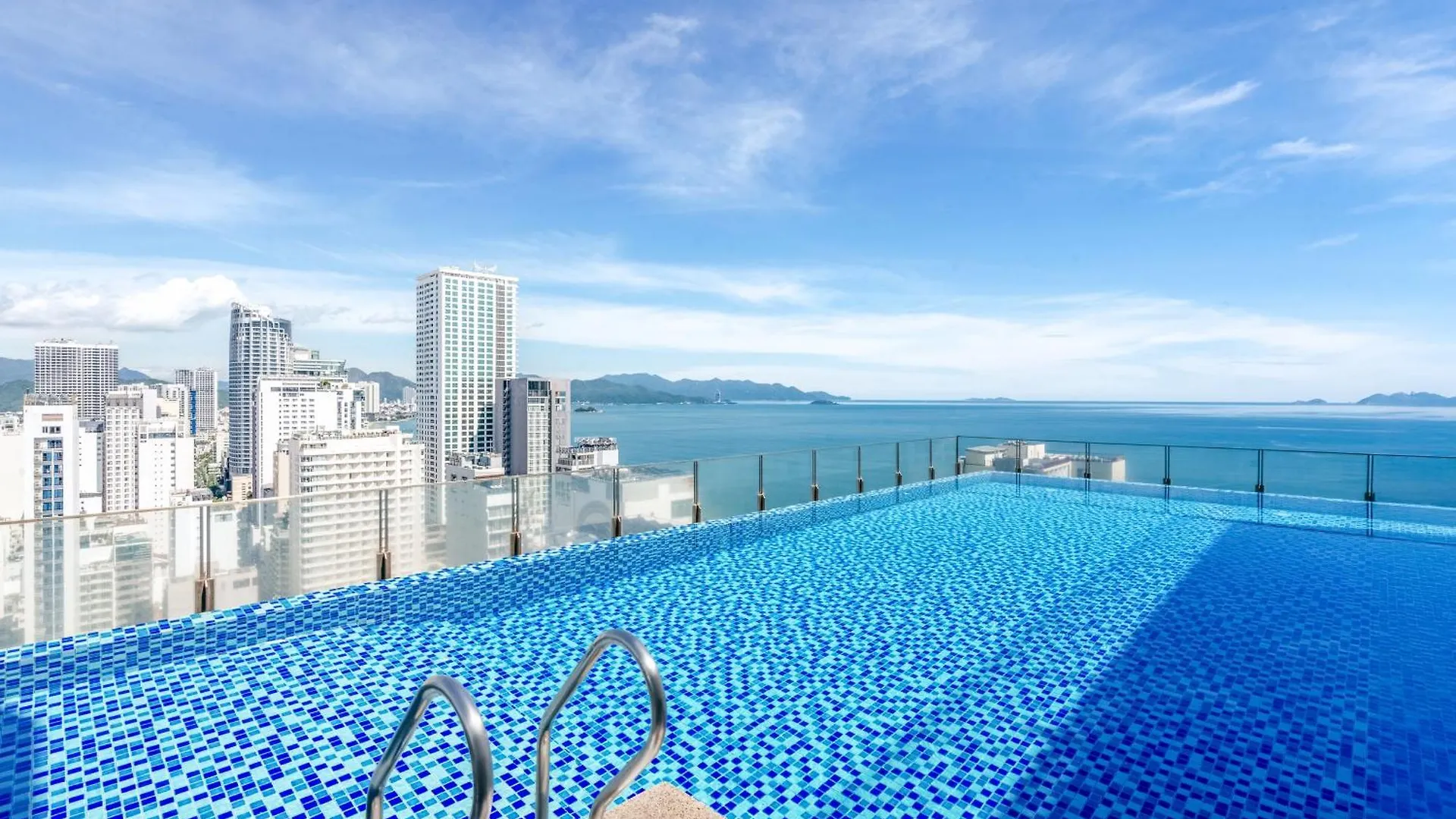 Green Beach Hotel Nha Trang 5*,  Vietnam