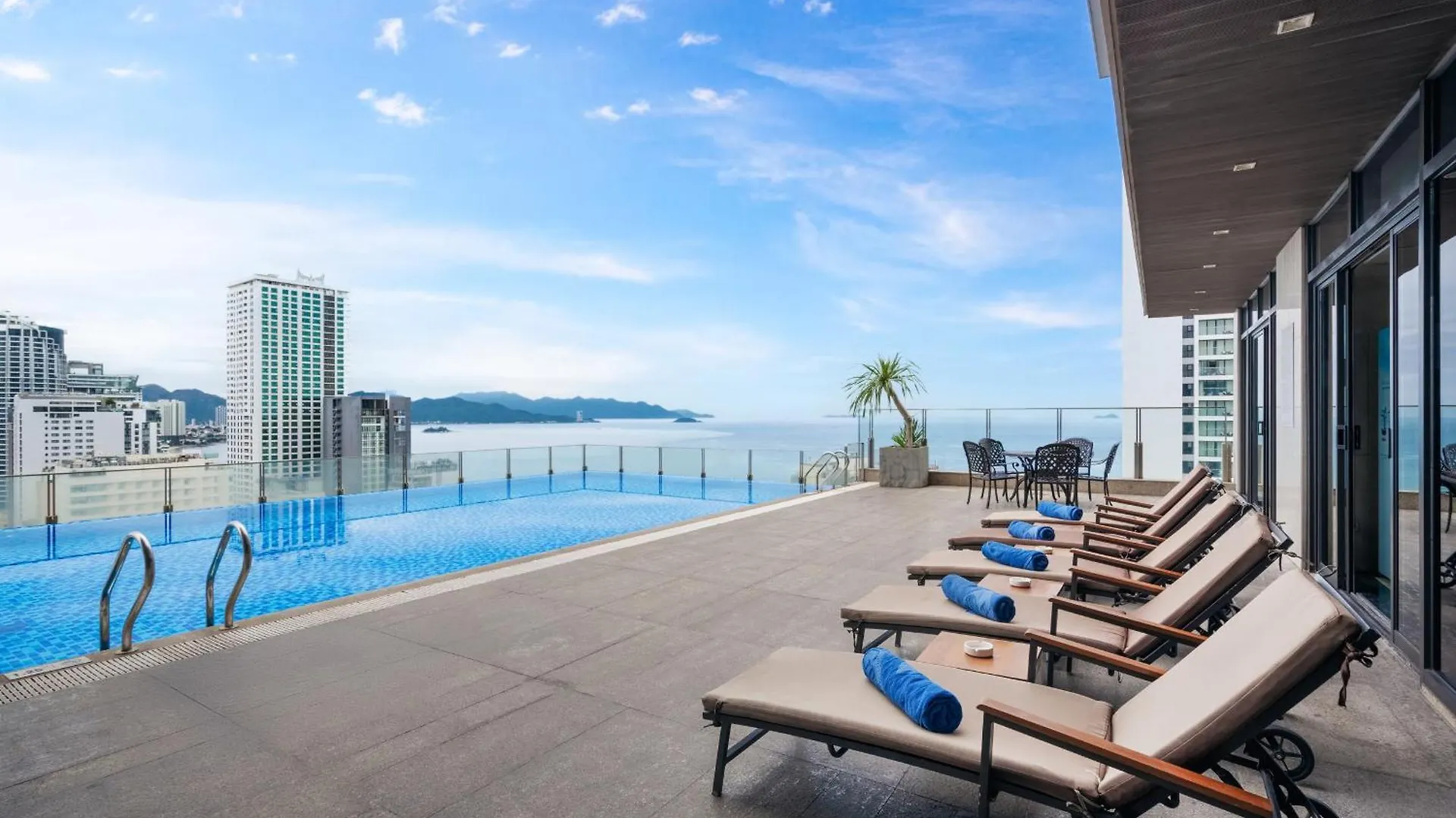 *****  Green Beach Hotel Nha Trang Vietnam