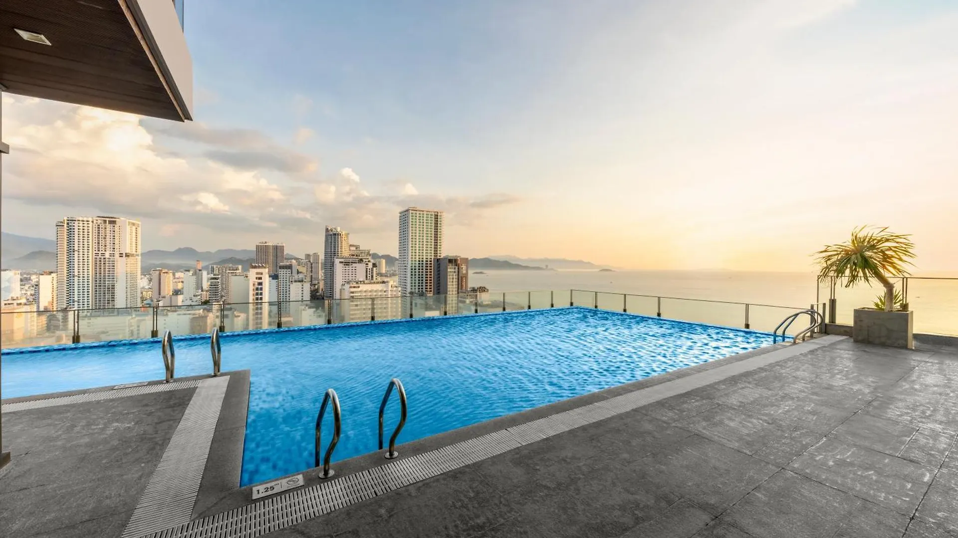Green Beach Hotel Nha Trang