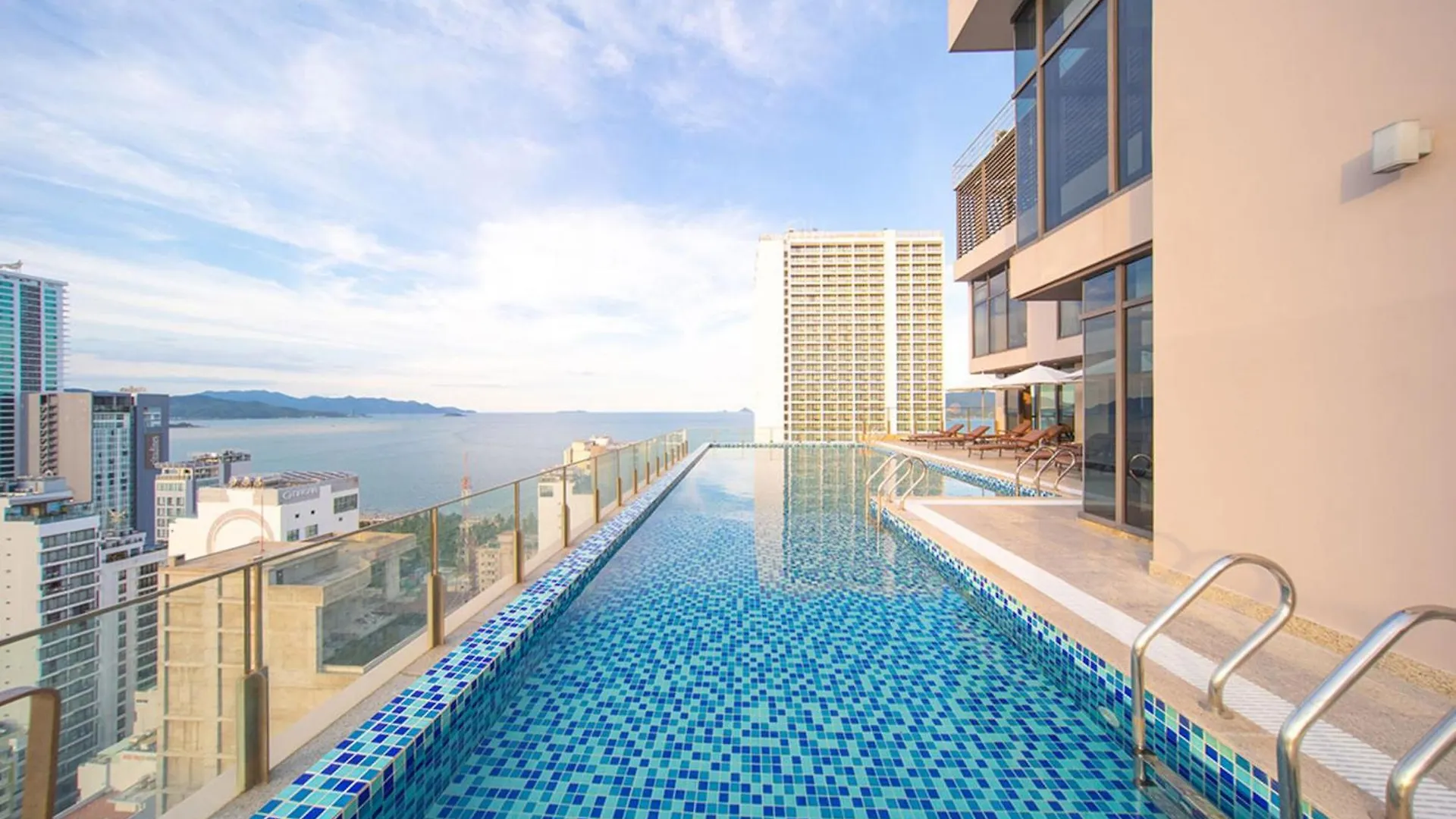 Green Beach Hotel Nha Trang 5*,  Vietnam