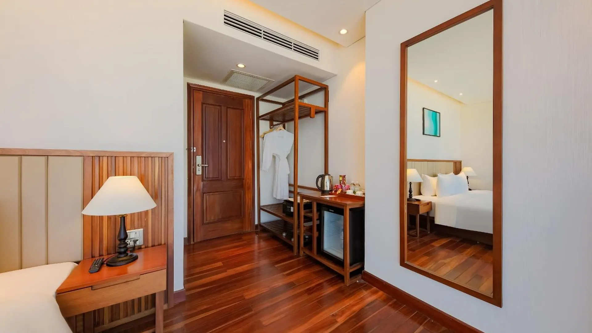 *****  Green Beach Hotel Nha Trang Vietnam